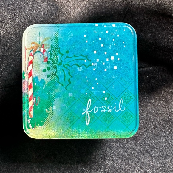 Men’s blue and green Fossil watch. - Picture 3 of 10